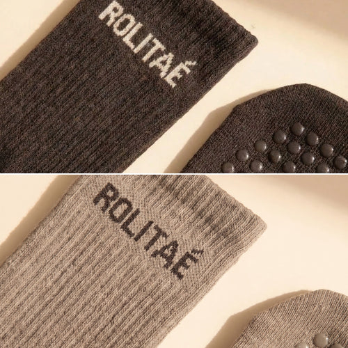 Duo pack pilates sokken bruin en mocha, close-up van de boord en de siliconen antislip zool