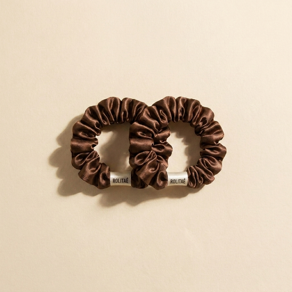 Twee bruine Rolitae mini scrunchies - 2-pack